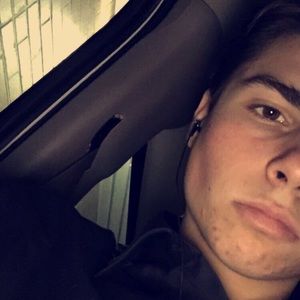 Meet your Posher, Devin